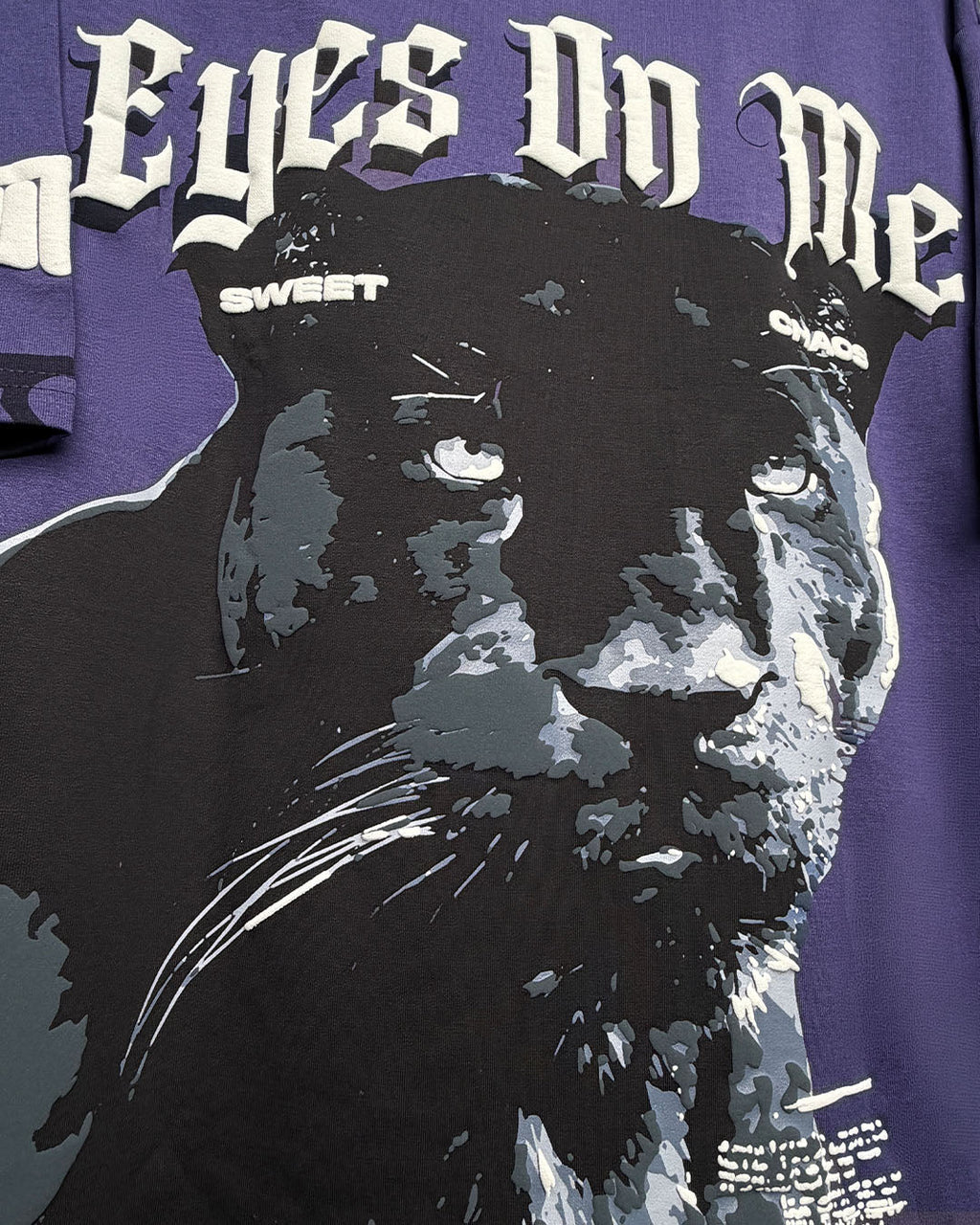 Eyes On Me Heavyweight T-shirt