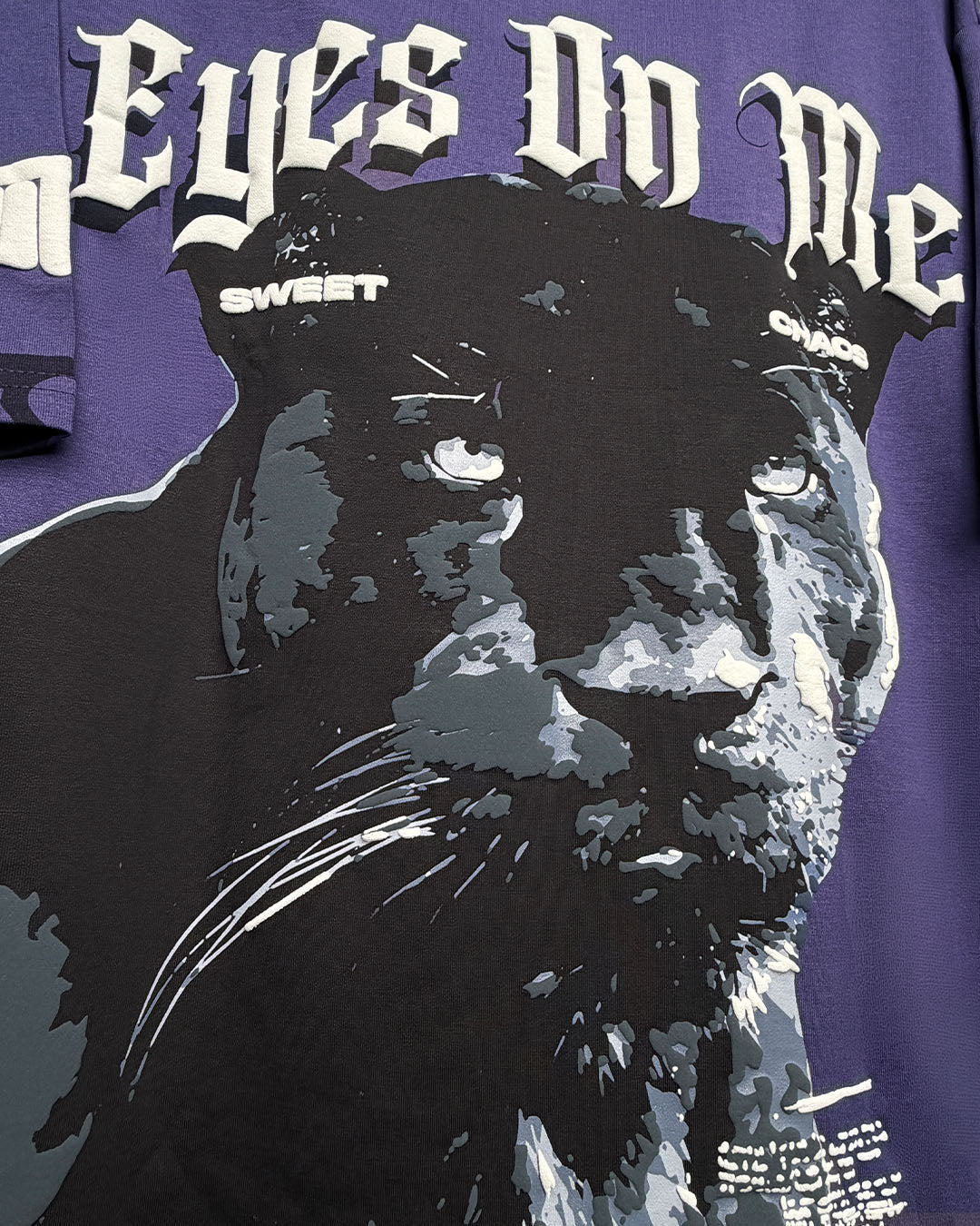 Eyes On Me Heavyweight T-shirt