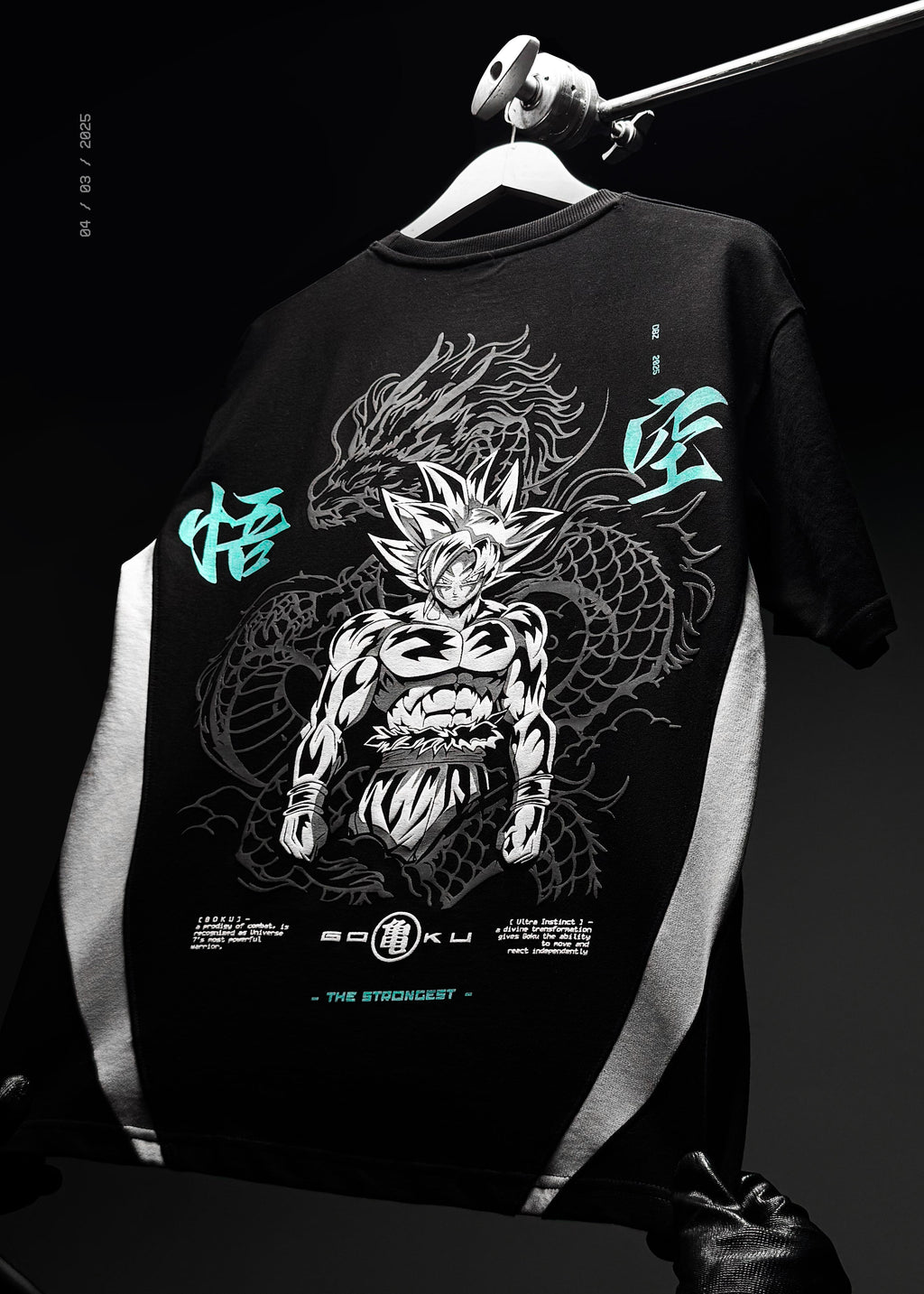 ULTRA INSTINCT GOKU / OVERSIZED T-SHIRT
