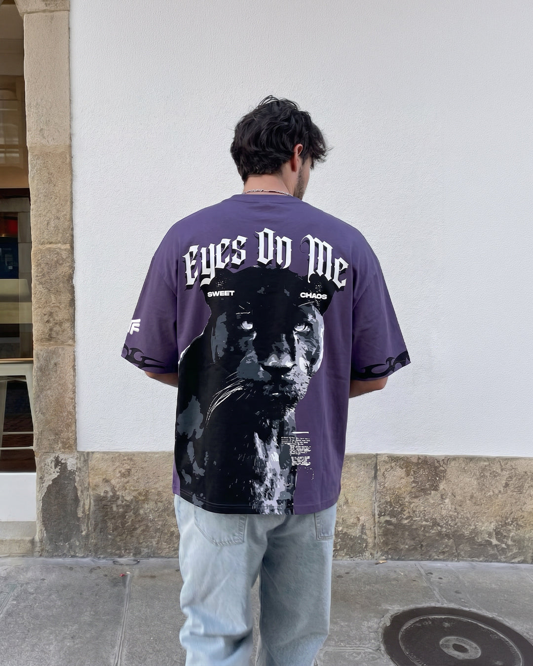 Eyes On Me Heavyweight T-shirt